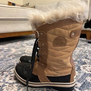 Women’s Sorel Women's Black and Tan Joan of Arctic Winter Boots-size 5